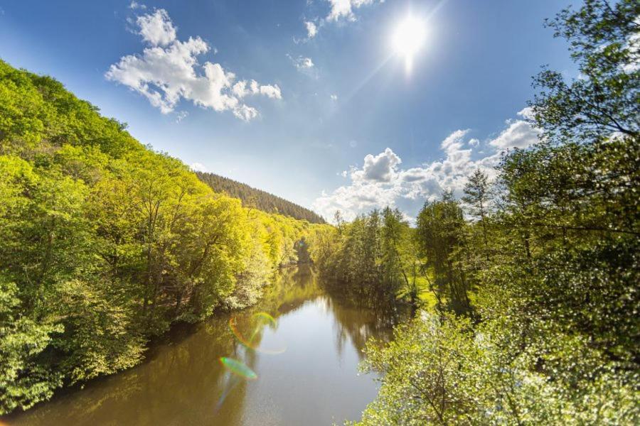 Studio En Auvergne Le Ruisseau Apartment Saint-Priest-Bramefant Luaran gambar