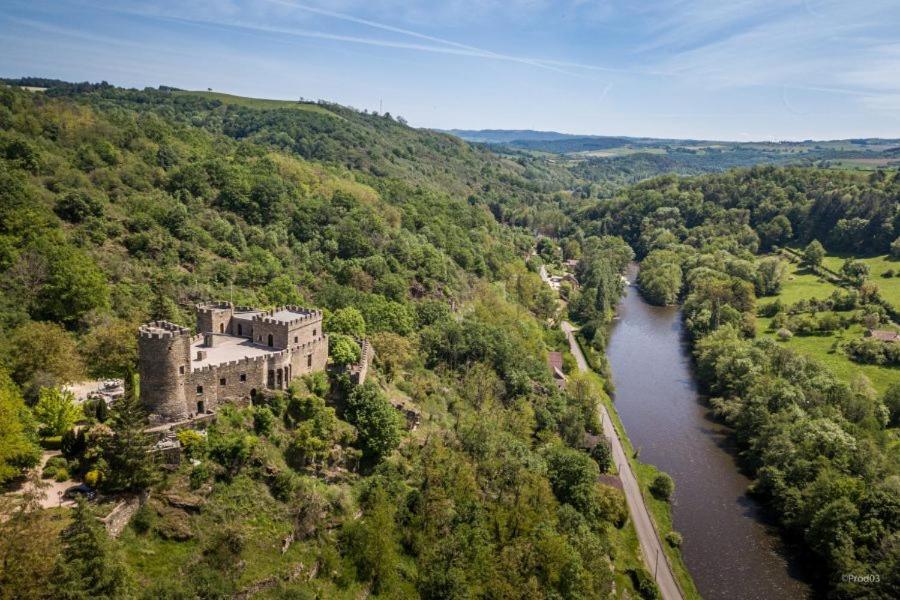 Studio En Auvergne Le Ruisseau Apartment Saint-Priest-Bramefant Luaran gambar